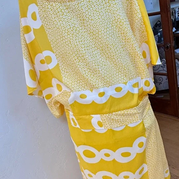 BCBG Max Azria - Picture 2 of 7